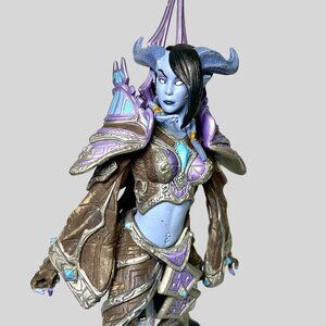 DC Direct World of Warcraft Draenei Mage Tamuura Series 3 Figure